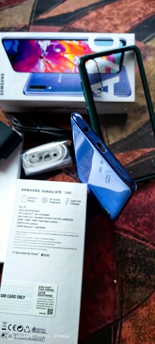 SAMSUNG GALAXY A70-Състояние като от магазина.Пълен комплекти