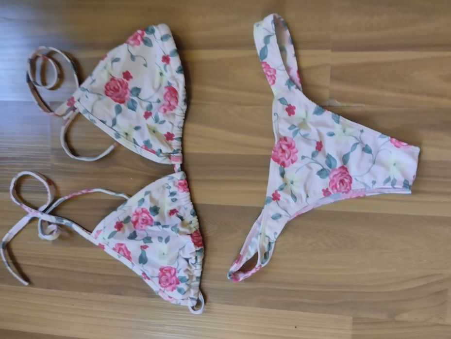 Бански костюм от две части