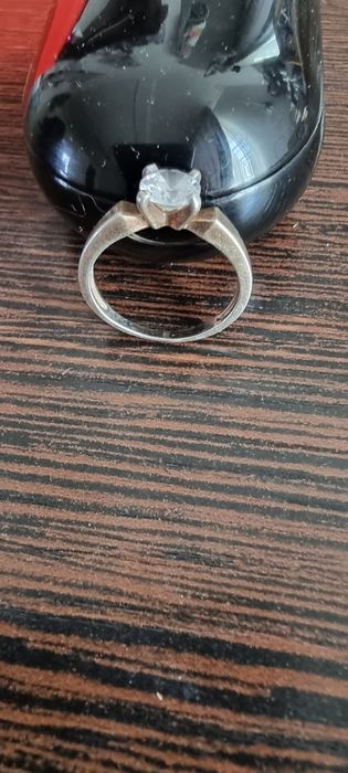 Продам серебрянное кольцо