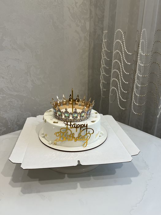 Торт с короной Астана