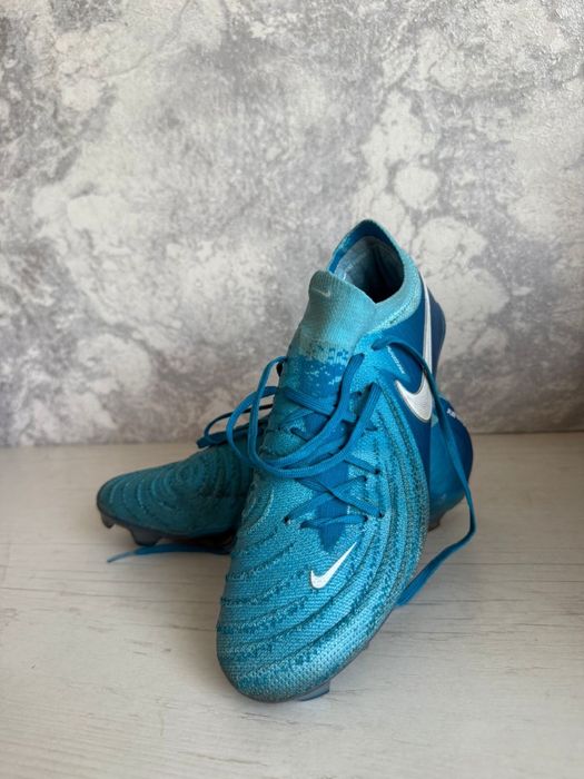 Футбольные бутсы