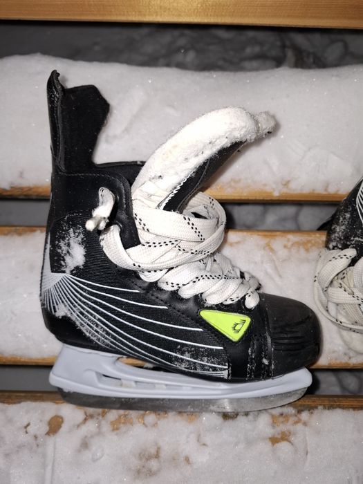 Хоккейные коньки