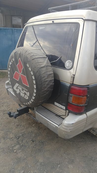 Митсубиси Паджеро объем 2 5