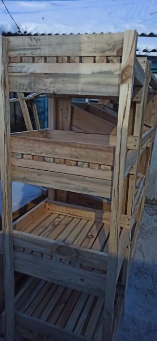 Стилаж из дерева новый.