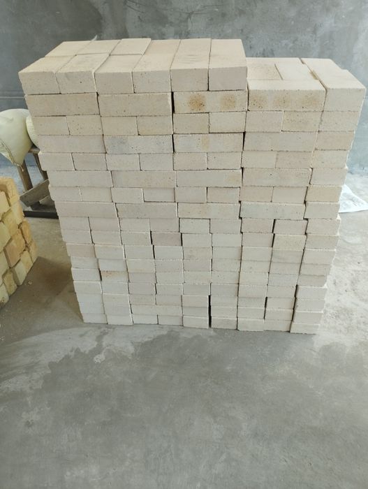 Огнеупорные кирпичи.