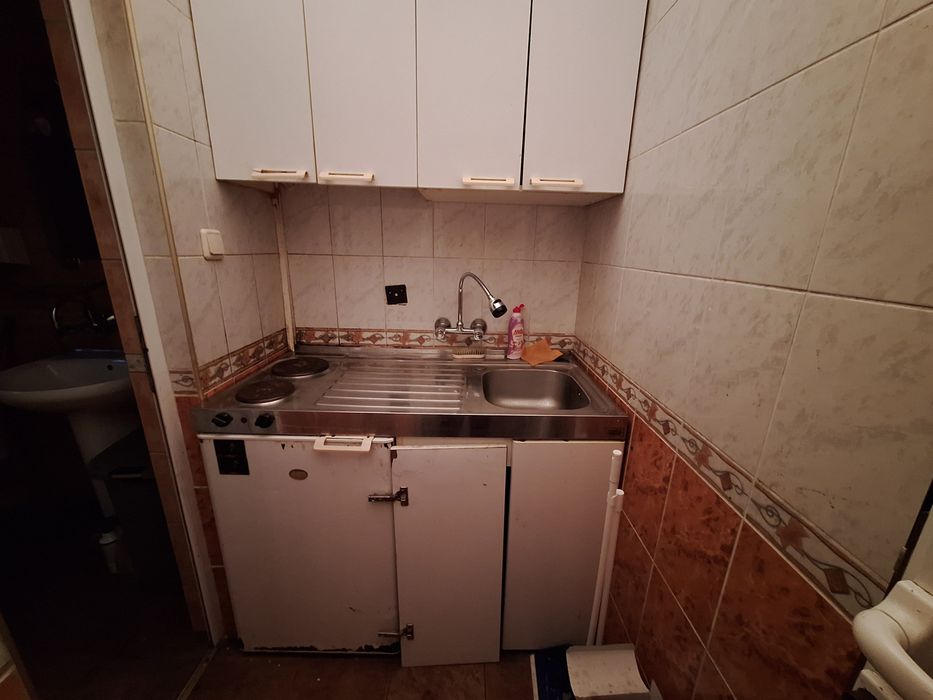 Дава се под наем Едностаен апартамент в София, Център - 28 кв.м за 255 € - Снимка #2
