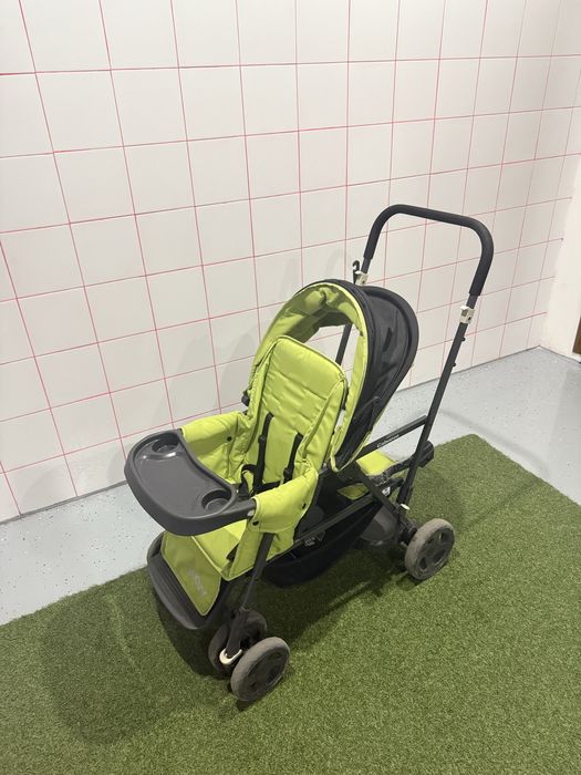 Продам коляску прогулочную на 2 детей