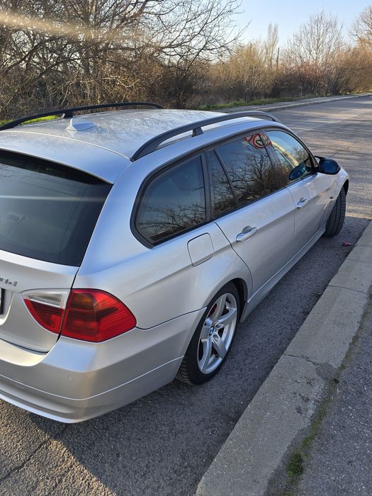 Автомобил bmw 320