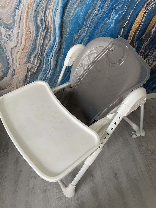 Продам детский стульчик Tomix