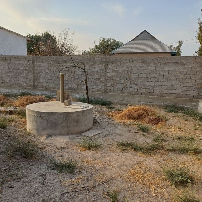 20 сотих ховли сотилади. Тулик шлакоблок билан уралган