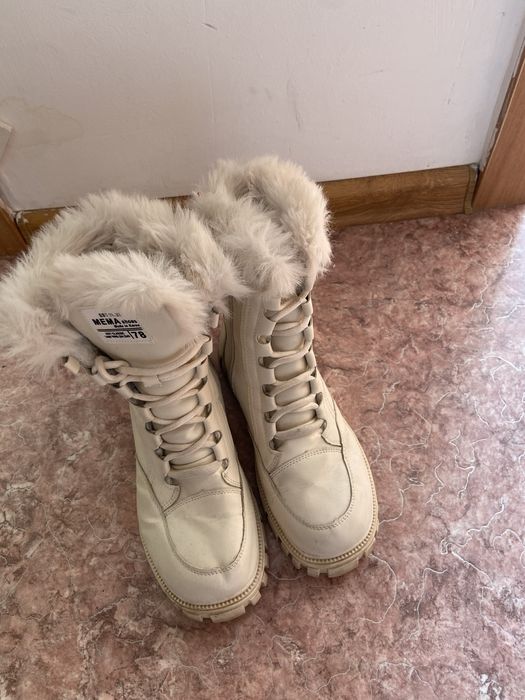 Зимняя обувь молочного цвета