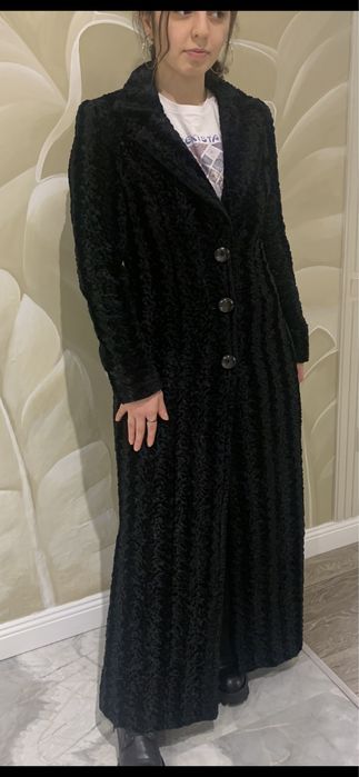 Пальто каракулевое