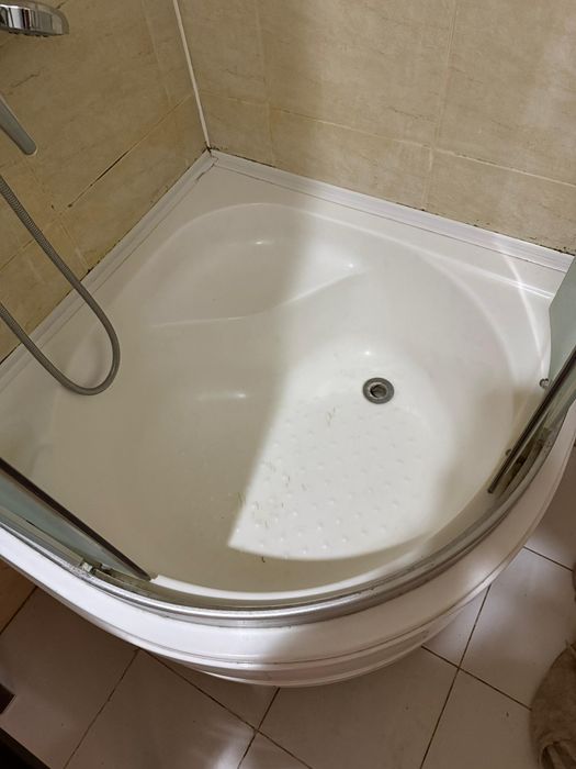 Продам душевые кабины Б/у