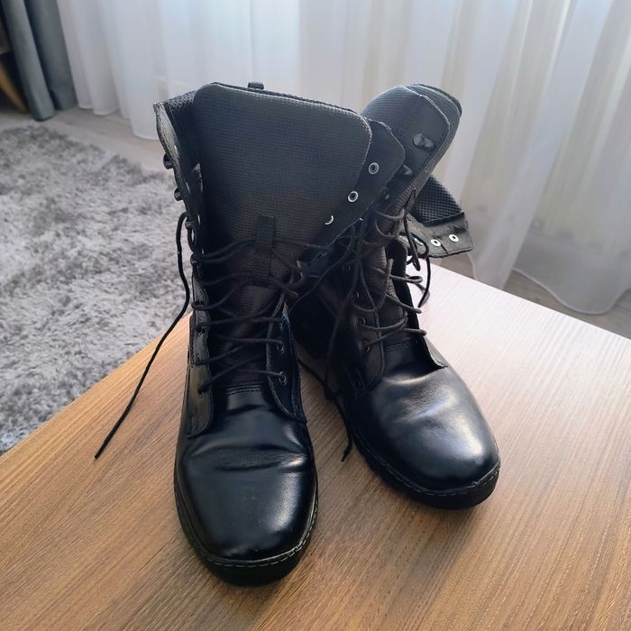 aproape noi (purtati 1–2 ori)