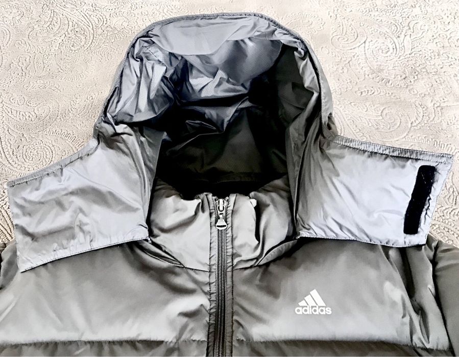 ADIDAS. Сив металик (М размер). ПРОМО оферта до 31/01/2026