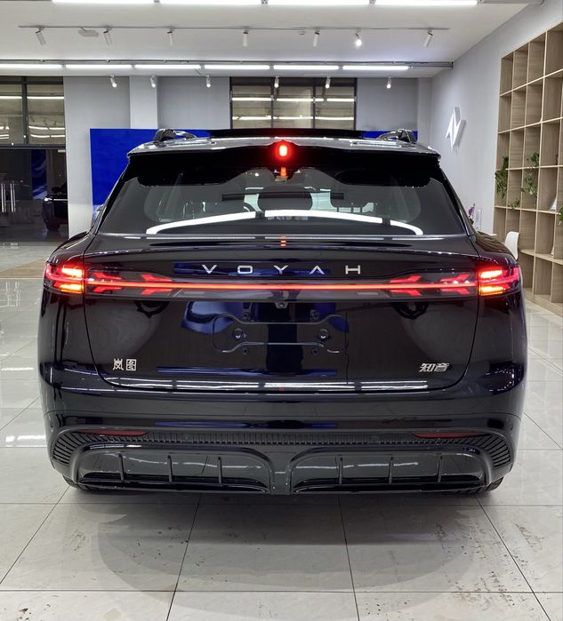 Voyah Courage 570KM Elektr (4 AWD 2 Mator) Full 1 yil garantiya