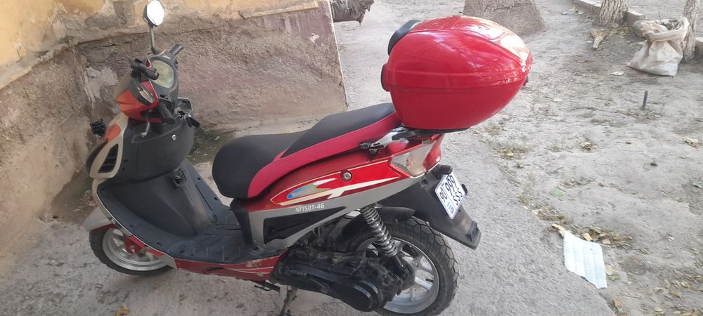 Skuter mopet motosikl