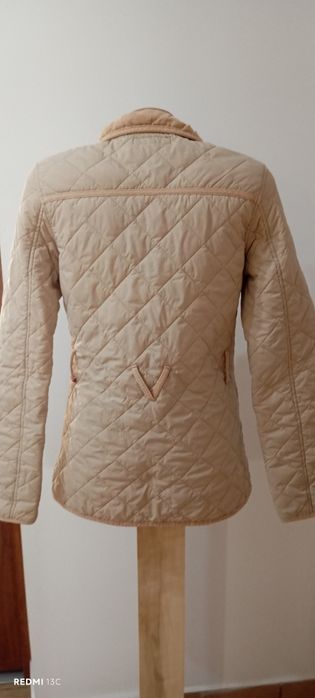 Geaca damă cambrată mărimea M  ,bej