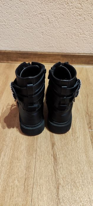 Детски боти Зара