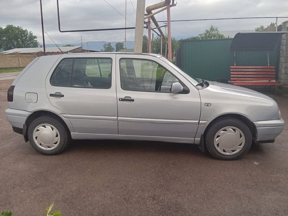 Volkswagen Golf объем 1.8