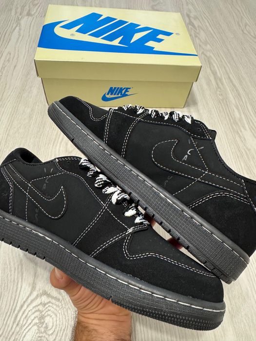 Nike dunk x travis scott blackphantom