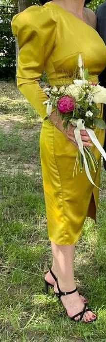 Vand rochie purtata o singura data