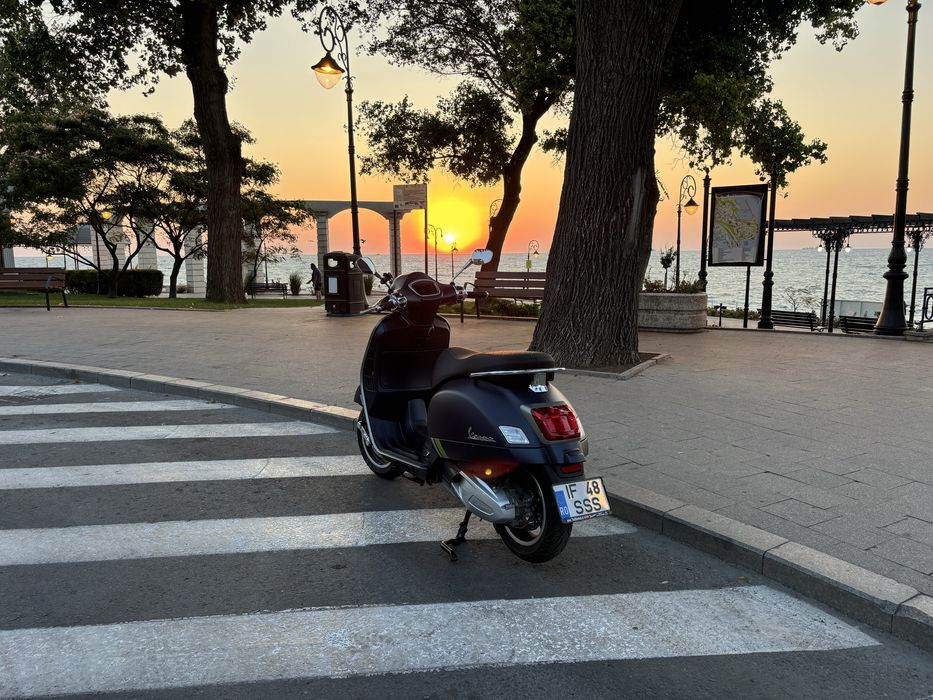 Vespa GTS Super Tech 300