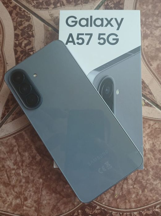 Vând samsung A57 256.GB 8.G RM