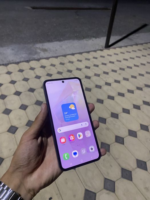 Samsung A35 5G.