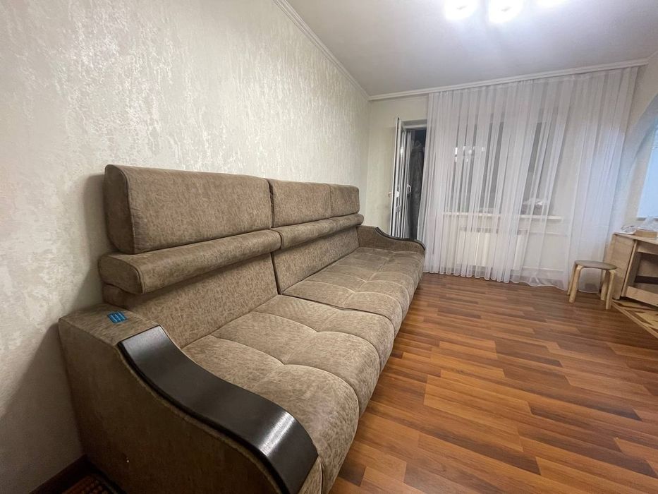 Продаю 3 х метровый диван