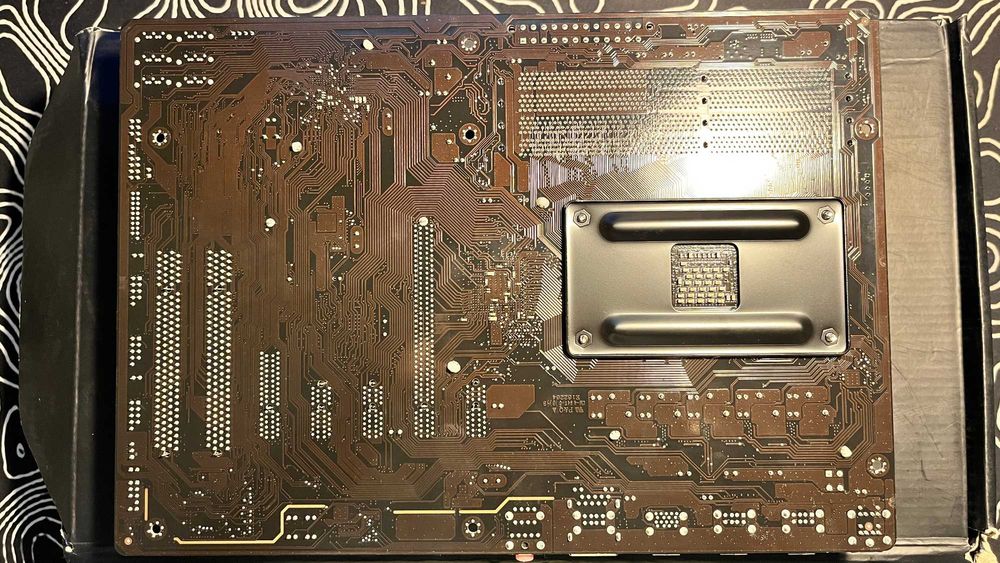 Piese vechi PC - Placa baza, placa video, memorii RAM, cooler