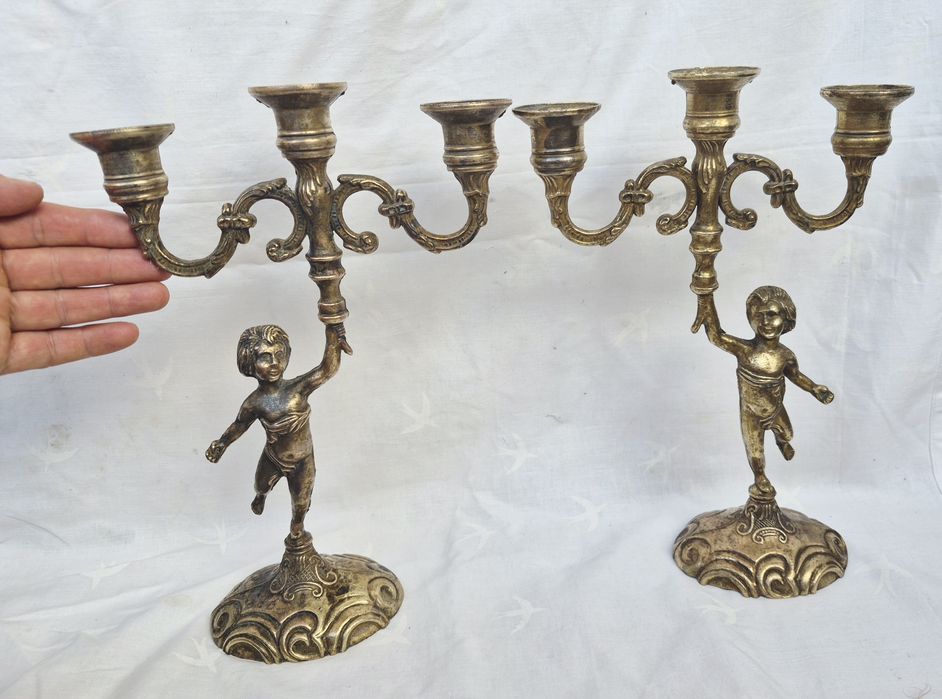Pereche două sfeșnice vechi din bronz cu Îngeri Heruvimi, cu 3 posturi, fabricat in Franța, 30cm.