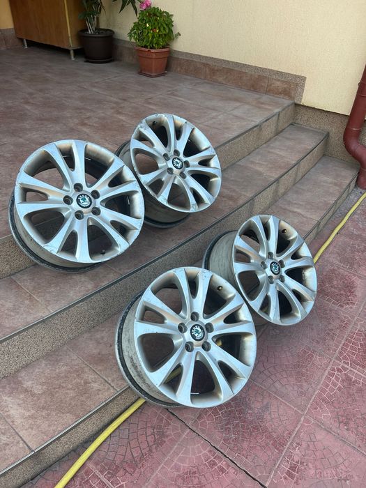Vând jante Skoda superb R17