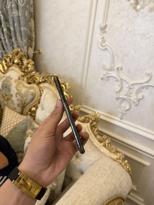 Продам IPhone 11 pro