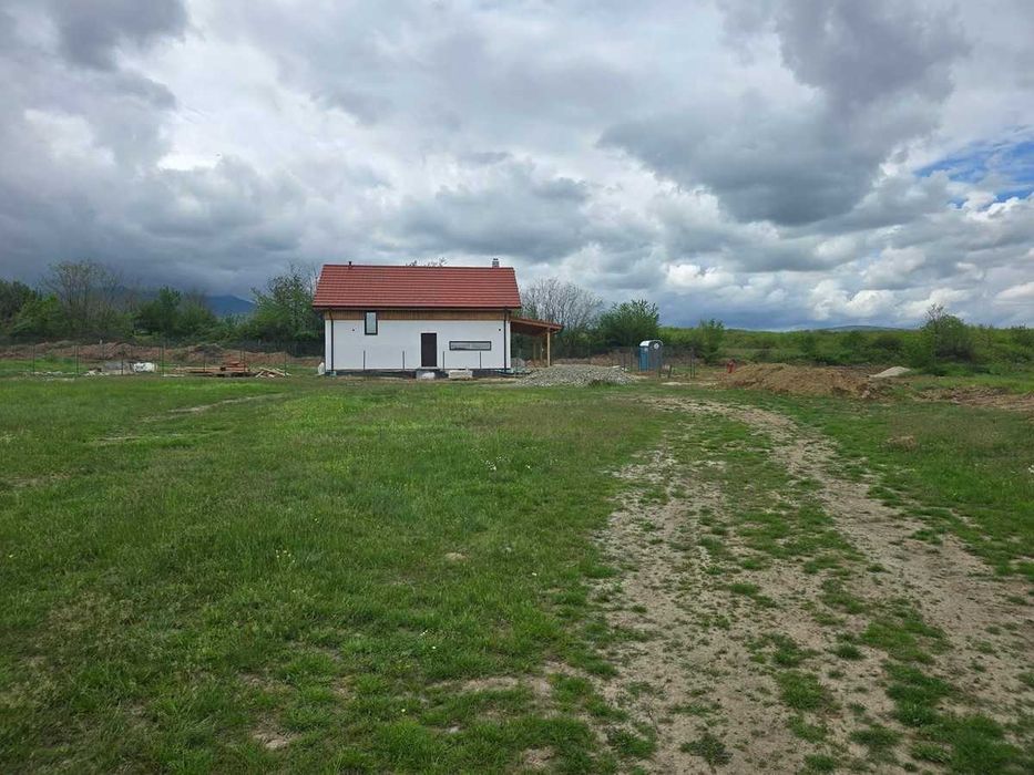 Працел 705кв. в Долна Баня