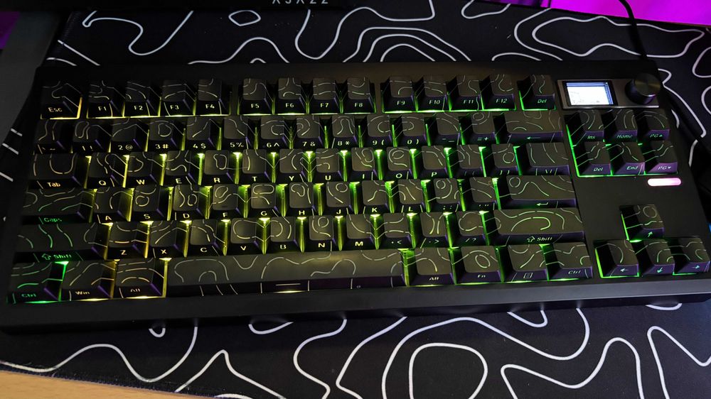 Tastatură Mecanică Custom Impecabilă (Gateron, RGB, Tri-mode, Ecran)