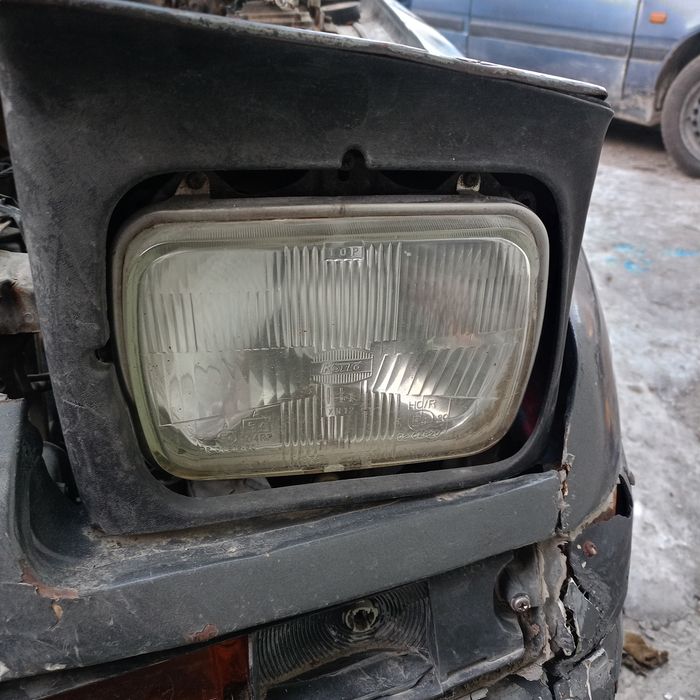 Мазда 323 авто на разбор