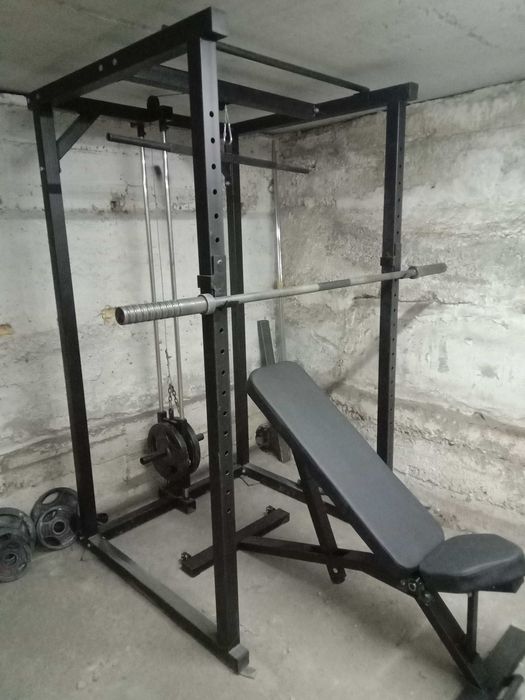 Спортивная универсальная скамья