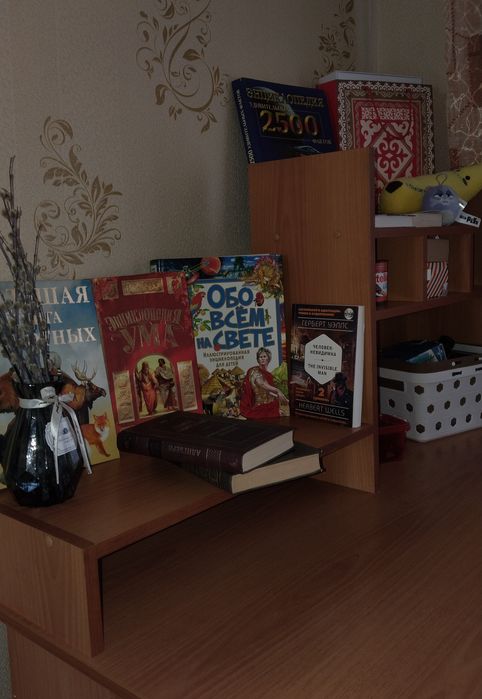 Продаю школьный столик