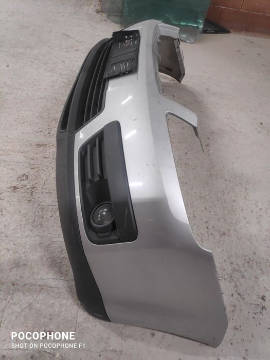 Предна броня Ford C Max / Форд Ц Макс 2005г