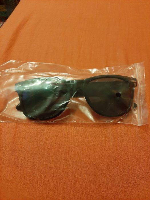 Vând  doua perechi de ochelari soare