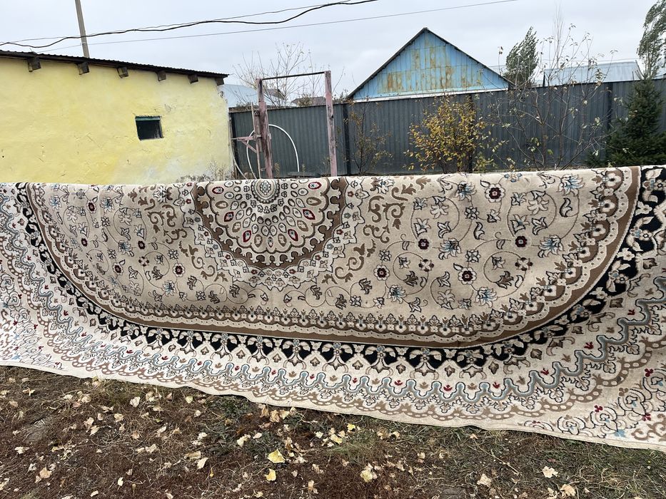 Продам ковры 2шт