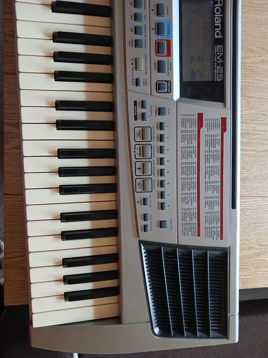Електрическо пиано Roland em-26