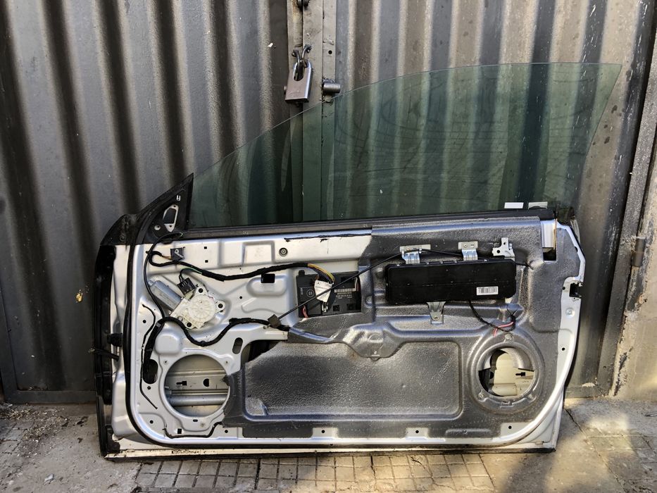 Предна дясна врата за мерцедес цлк / mercedes clk w209 02-06г