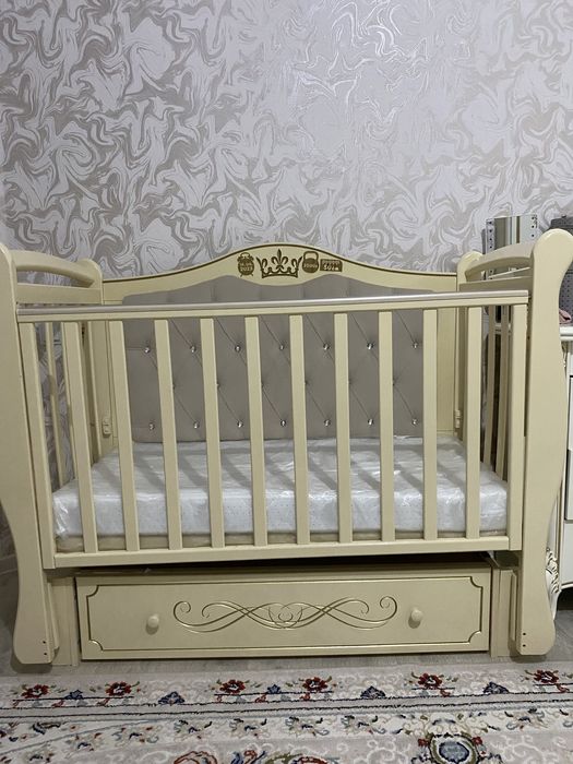 Продам детскит кровать