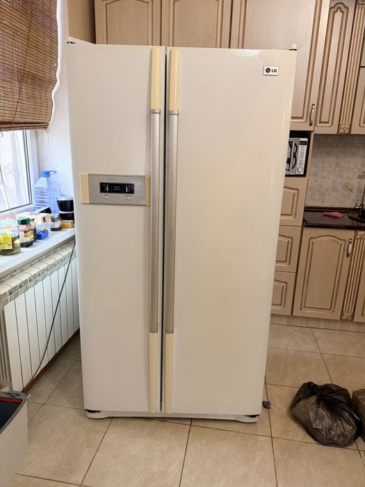Продам холодильник LG