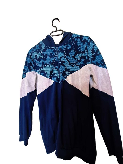 Много свеж и удобен суичър за лятото на Добра отстъпка!