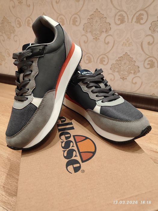 Кроссовки оригинал.