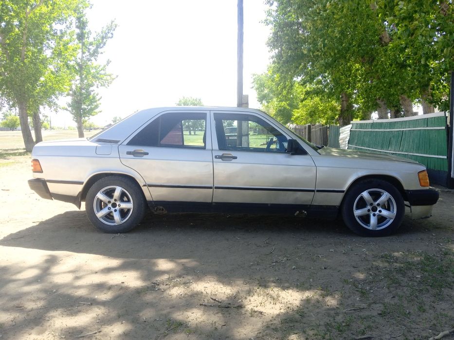 Мерседес w201 190