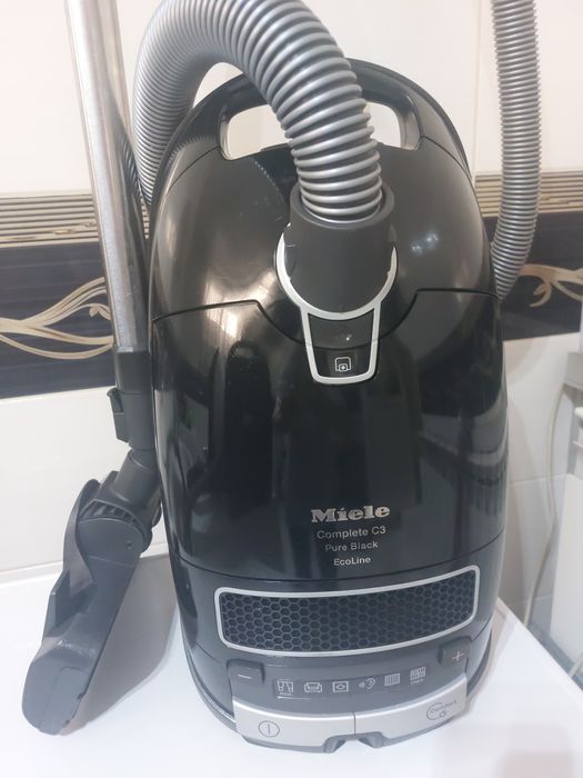 Прахосмукачка Miele Complete C3 Pure EcoLine